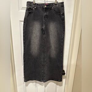 Edikted brand - Baggy Wide leg jeans, Sz M. NWOT